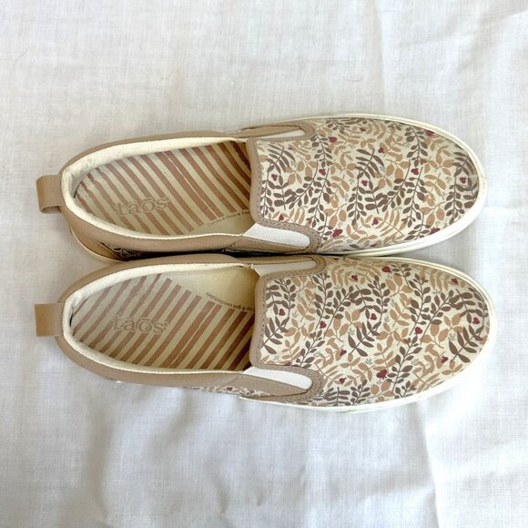 Taos Rubber Soul Slip-On Sneaker, Tan Branch Size 10 - Picture 6 of 9